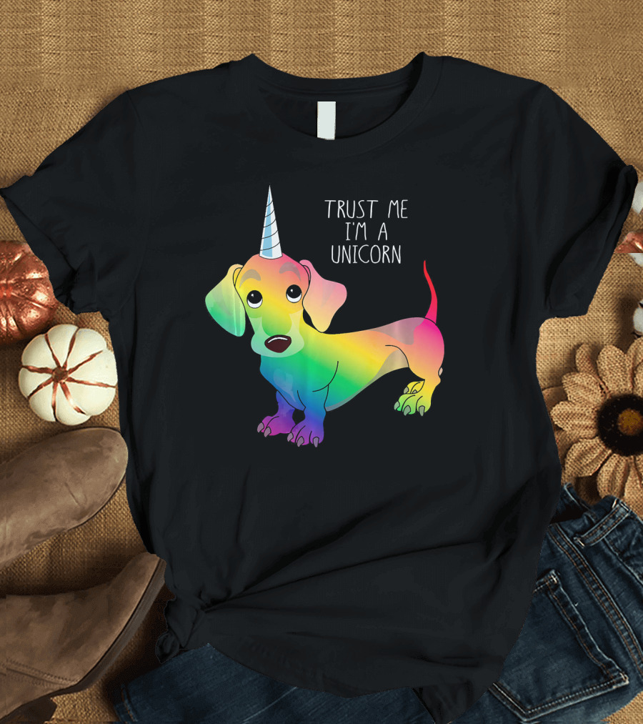 TRUST ME I'M A UNICORN WEINER DOG WEINERCORN Funny Dachshund T-Shirt
