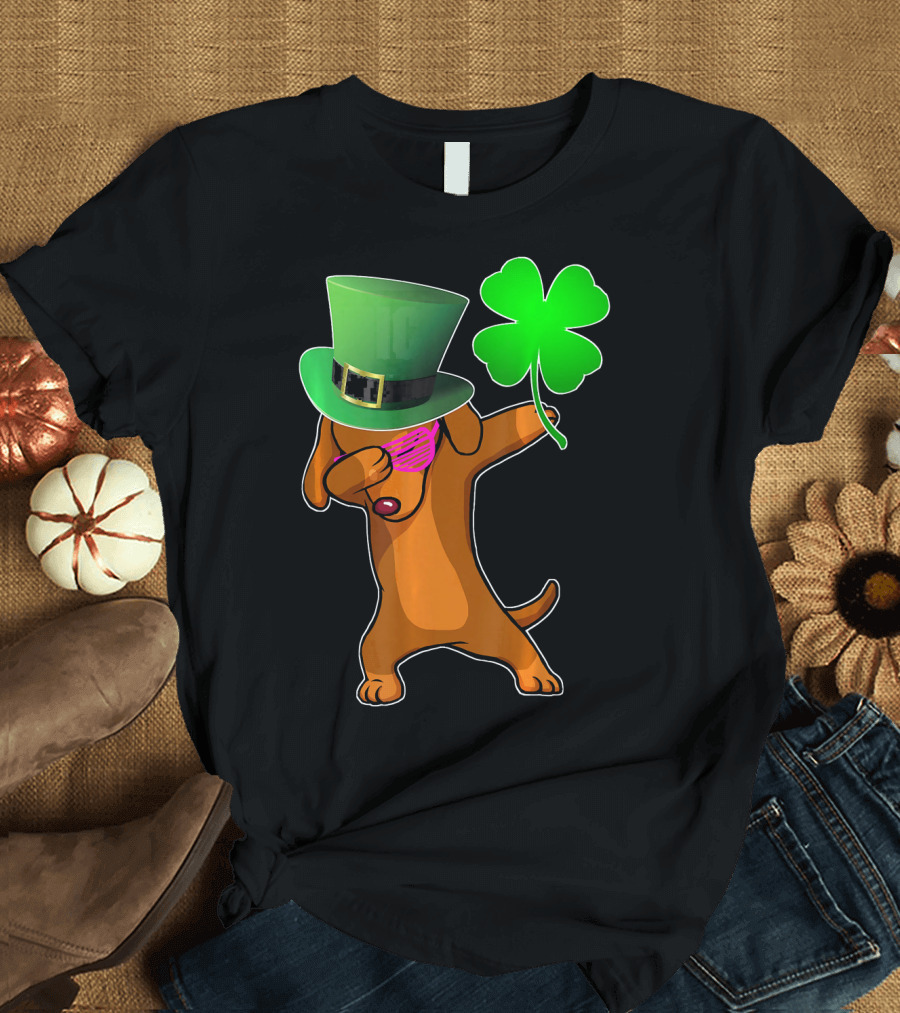 St Patricks Day Dabbing Dachshund Dog Shamrock Hat T-Shirt