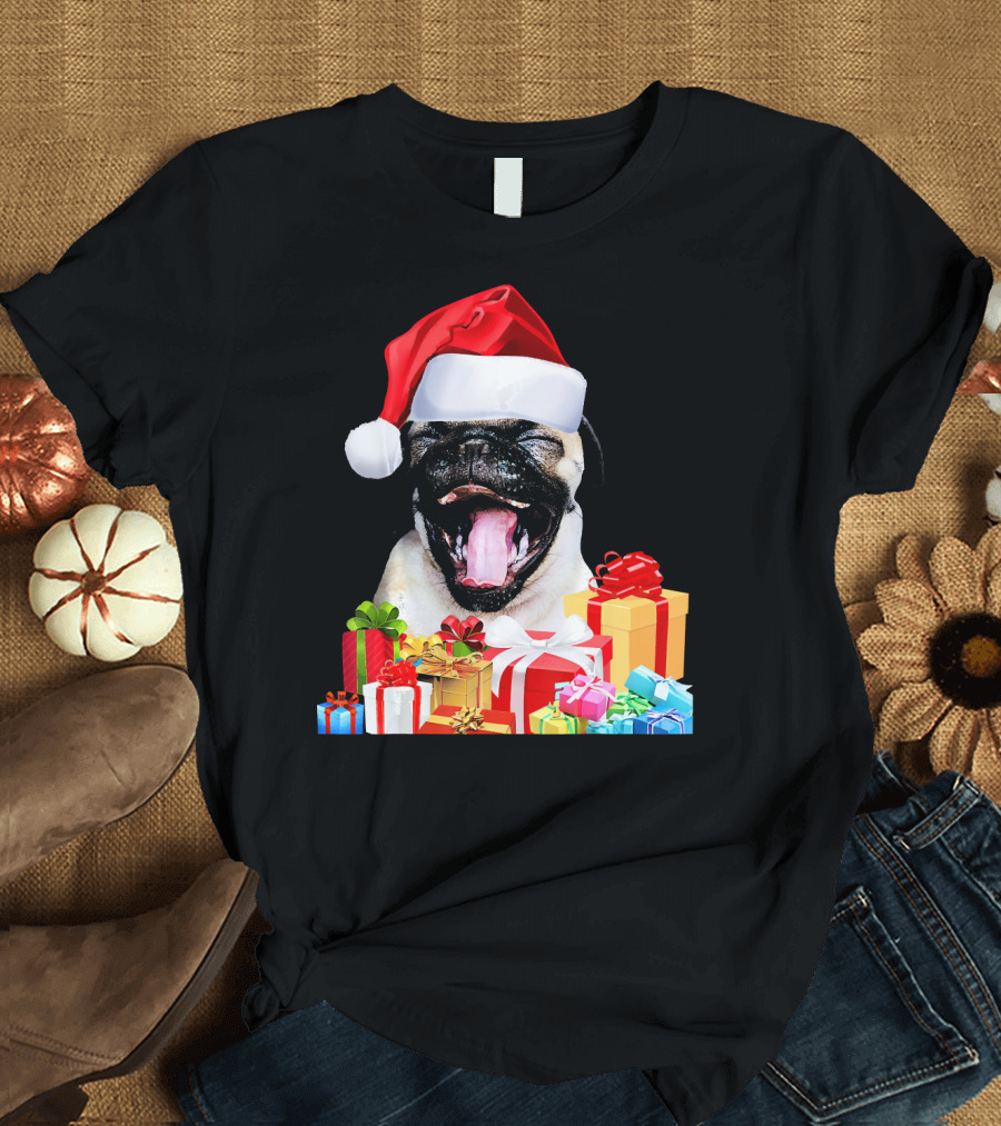 Cute Pug Santa Hat Presents Christmas T-Shirt