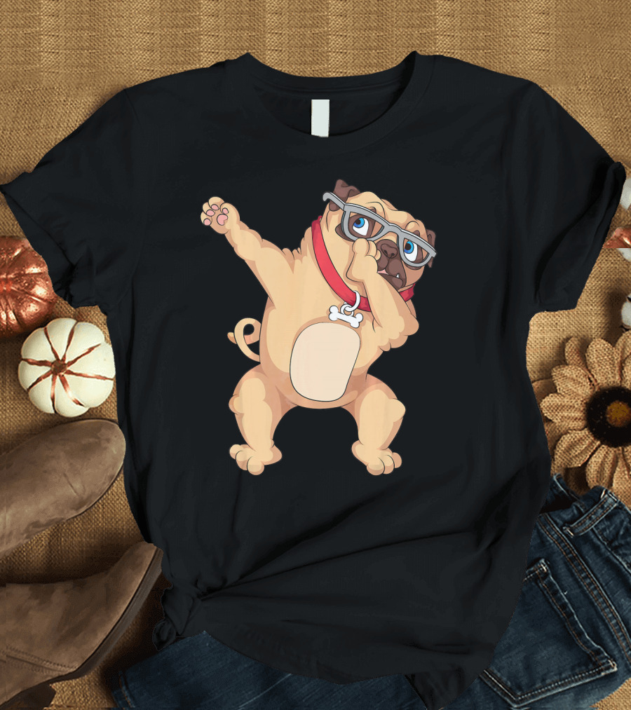 Cool Dabbing Pug Funny Hip Hop Music Dog With Glasses and Bone Collar T-Shirt
