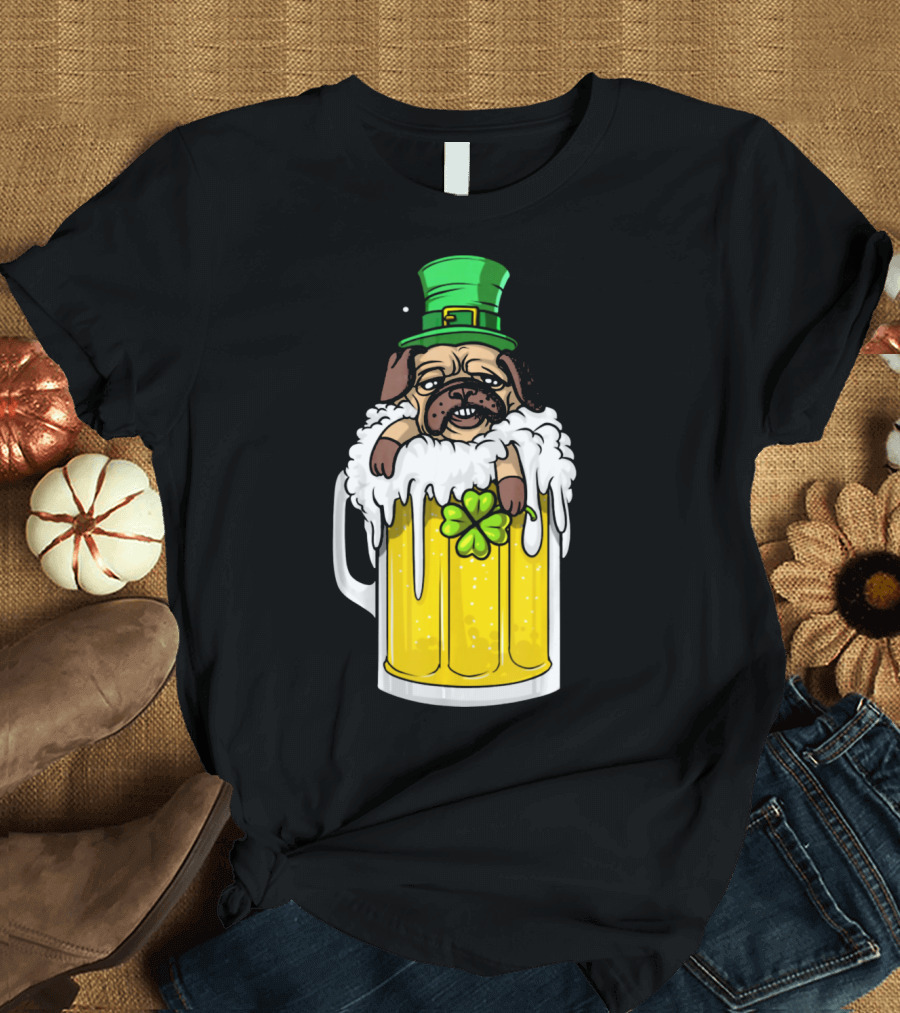 Leprechaun Pug Dog in Beer Mug with Shamrock for St Patricks Day T-Shirt