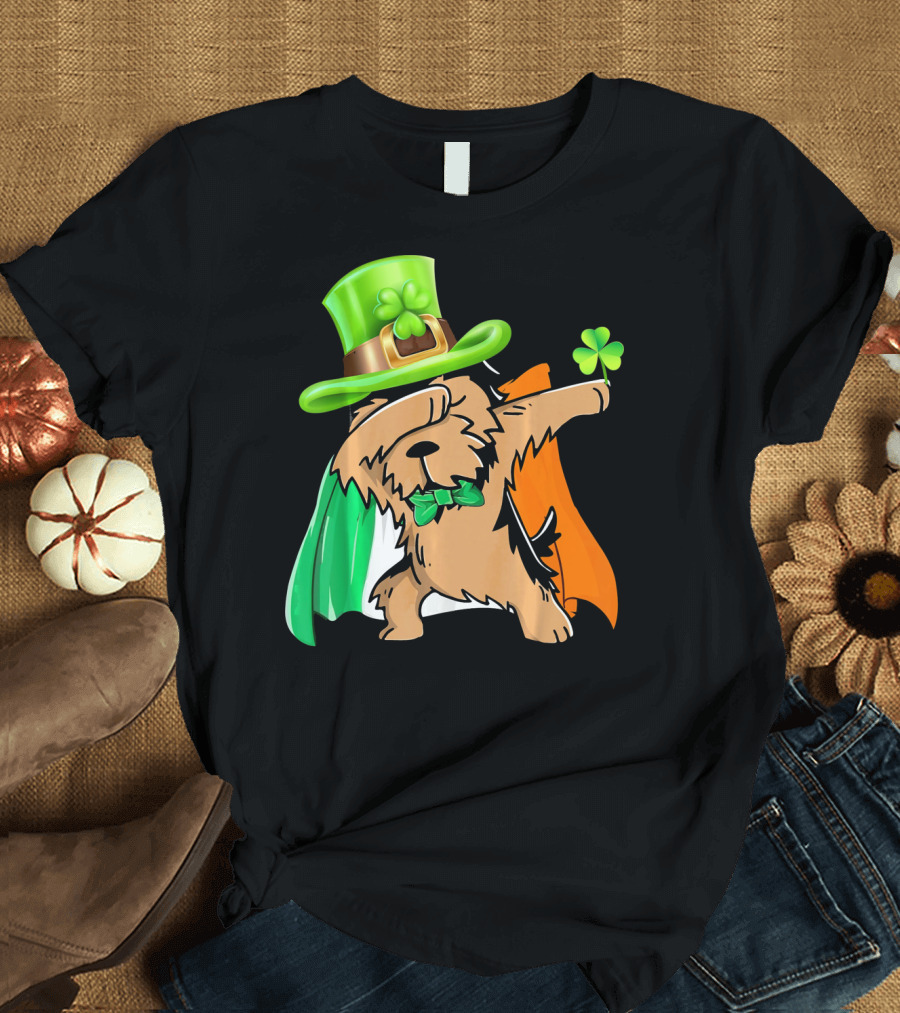 Dabbing Yorkshire Terrier Leprechaun Hat Irish Flag Shamrock T-Shirt