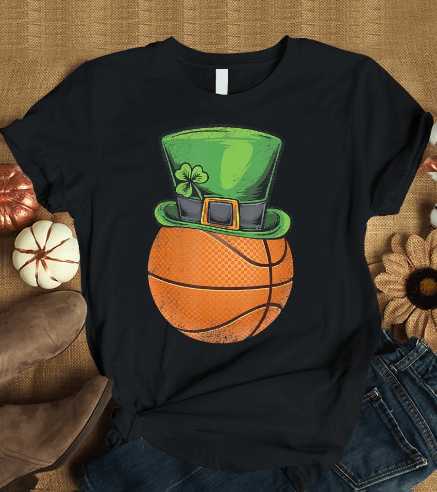 Basketball Wearing Leprechaun Hat Shamrock St Patrick's Day T-Shirt