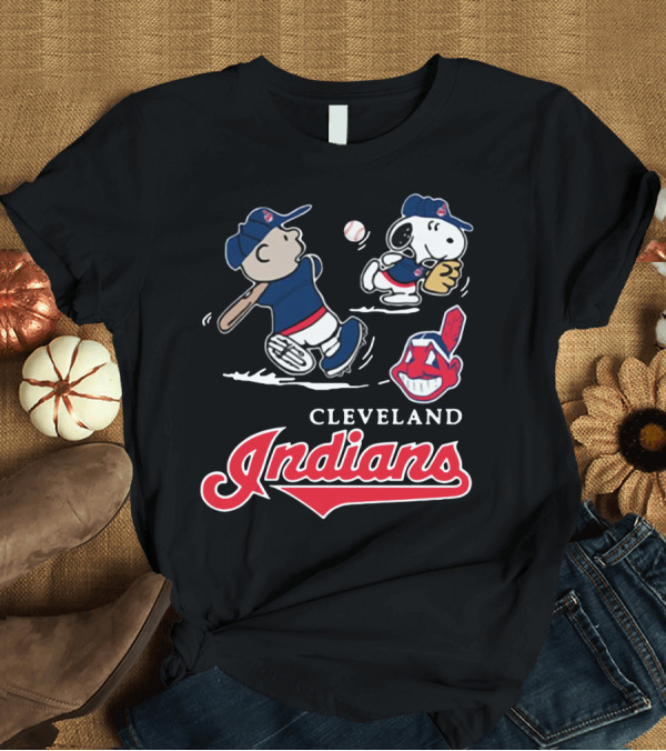 T-Shirt: CHARLIE BROWN SNOOPY CLEVELAND INDIANS BASEBALL PEANUTS T-Shirt CHARLIE BROWN SNOOPY CLEVELAND INDIANS BASEBALL PEANUTS T-Shirt