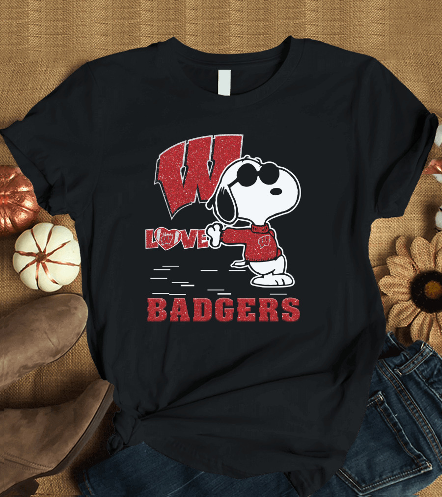 Snoopy Wisconsin Badgers Love T-Shirt