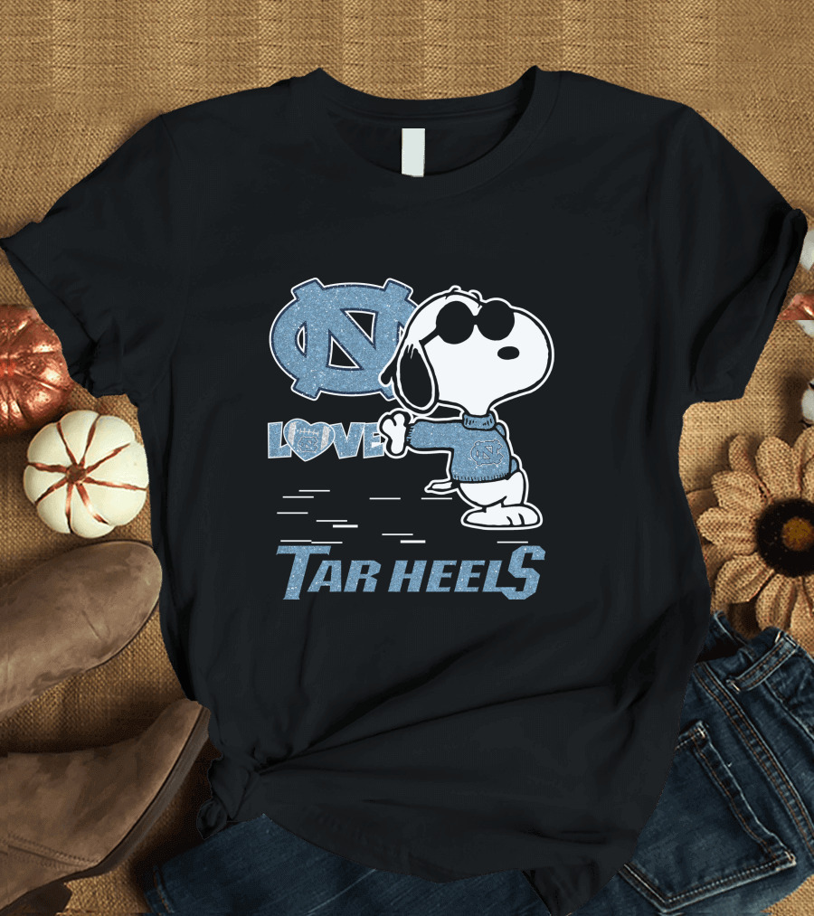 Snoopy Love North Carolina Tar Heels Peanuts Fan T-Shirt