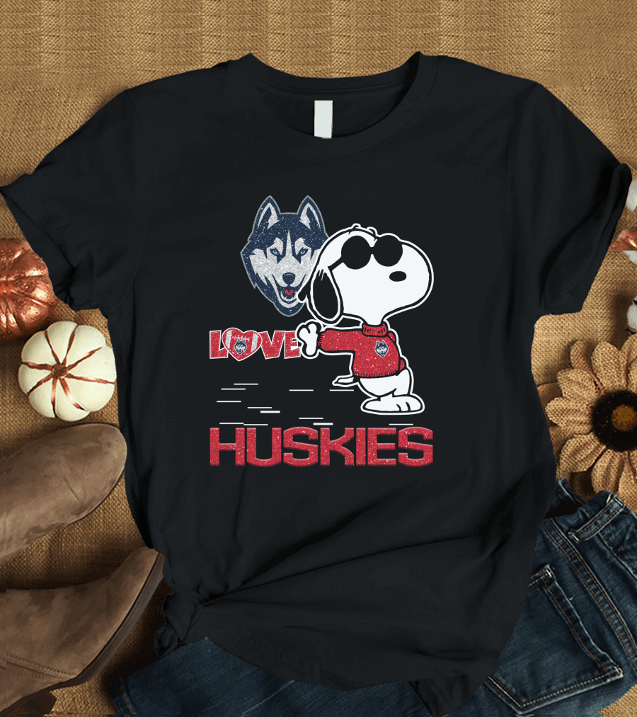 Snoopy Love Huskies UConn T-Shirt
