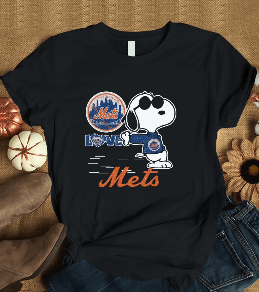 Snoopy Mets Love Mets T-Shirt