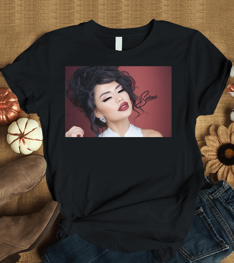 Selena Quintanilla Inspired Makeup Look White Dress Red Lipstick T-Shirt