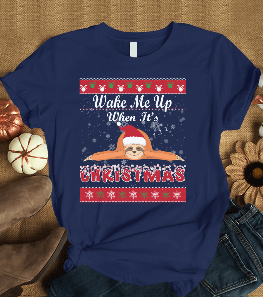 Wake Me Up When It's Christmas Sloth Santa Hat Snowflakes Zzz T-Shirt