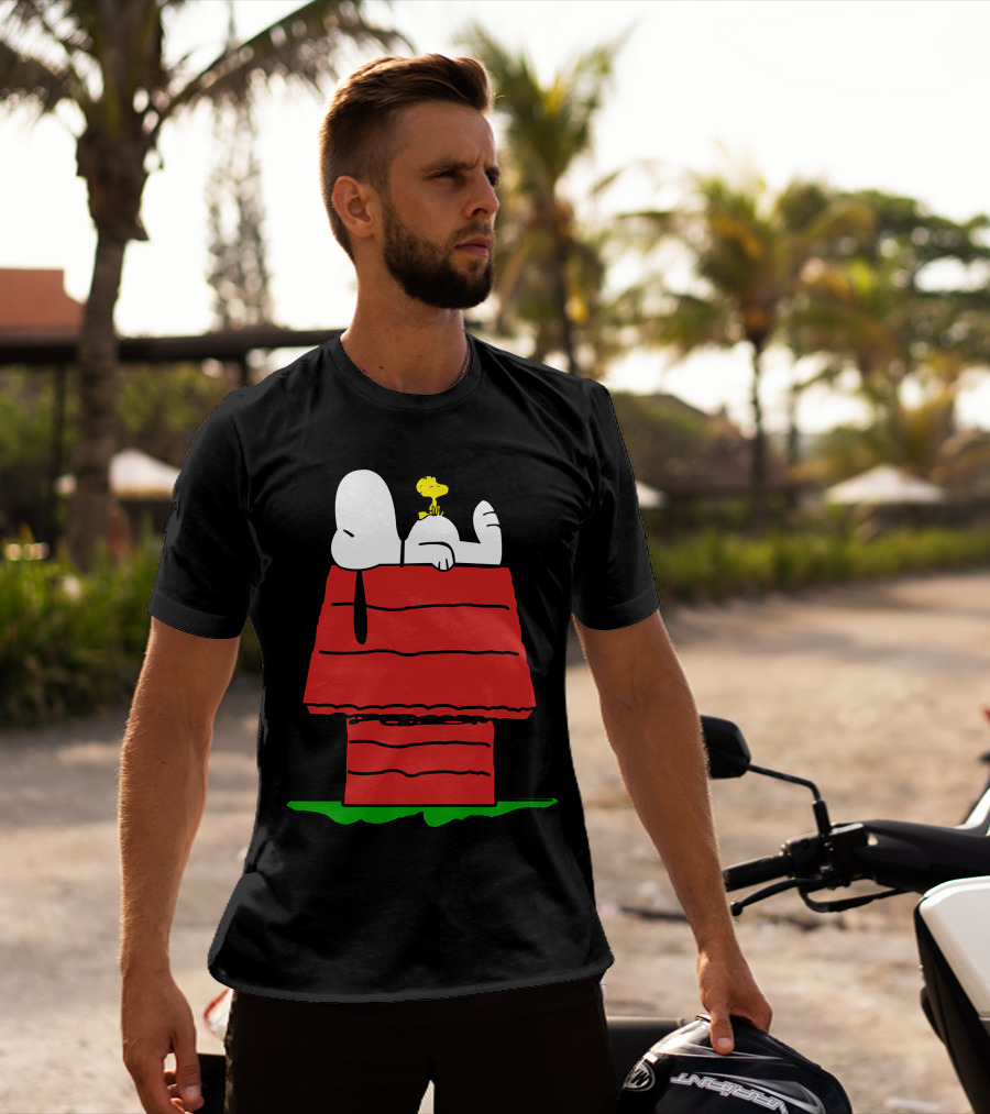 Snoopy And Woodstock Relaxing On Doghouse Roof T-Shirt