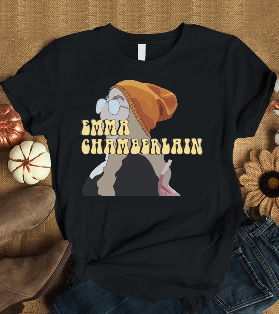 Emma Chamberlain YouTube Customized Women Fashion Trendsetter Beanie Glasses T-Shirt