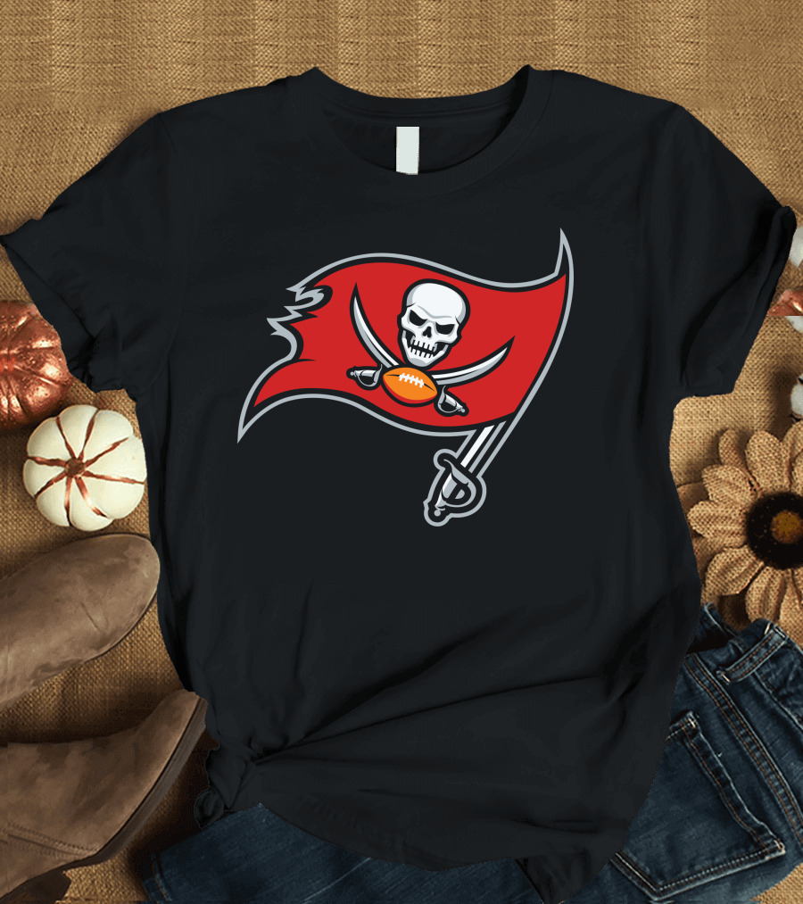 Tampa Bay Buccaneers Skull Flag Football Team T-Shirt