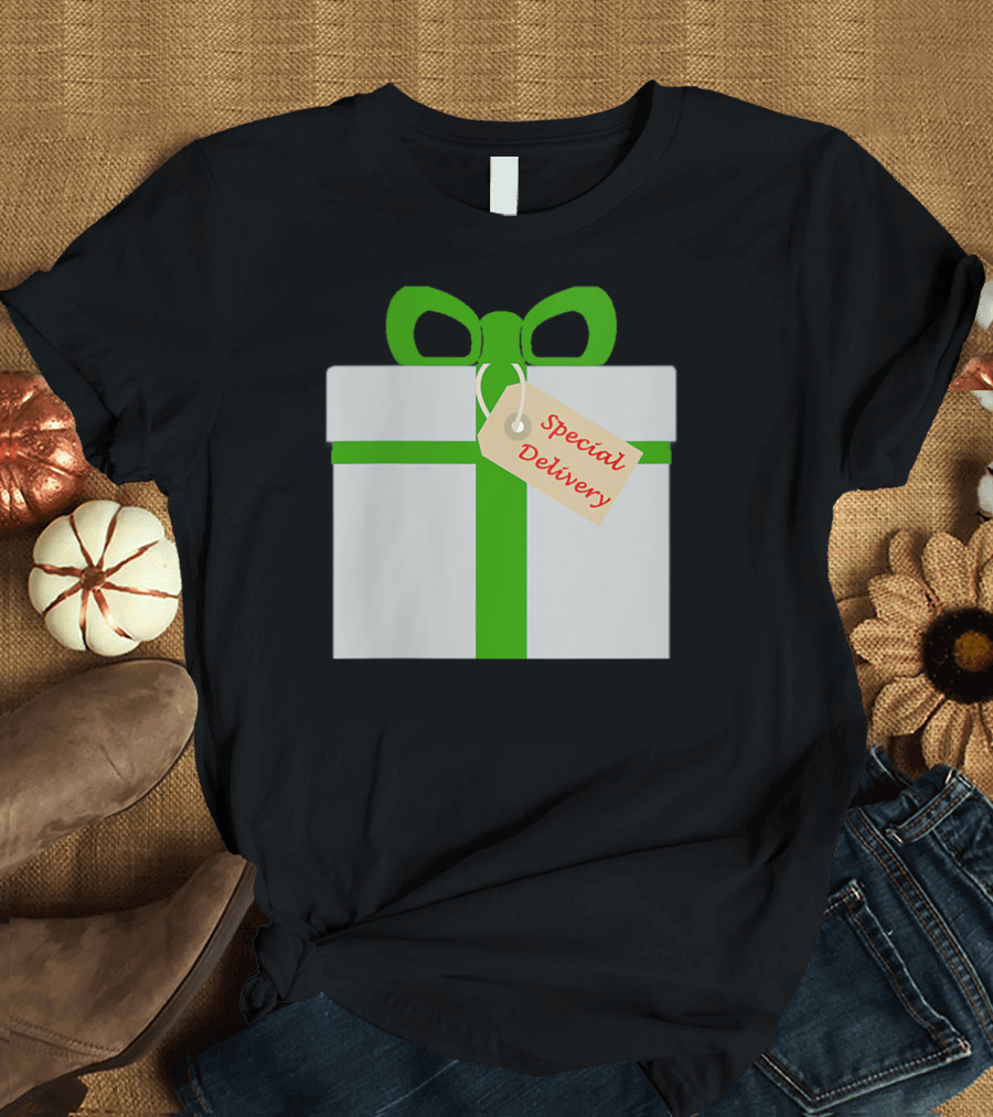 Special Delivery Gift Pregnancy Announcement T-Shirt