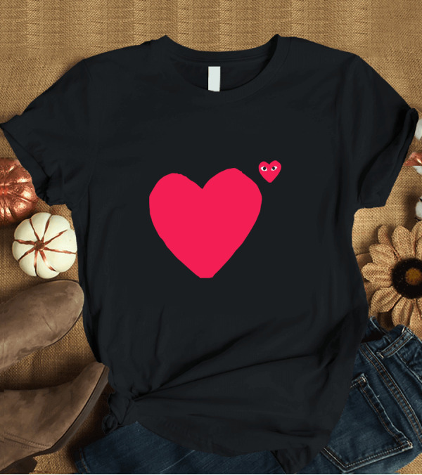 T-Shirt: Comme des Garçons Play Red Heart Icon Eyes T-Shirt Comme des Garçons Play Red Heart Icon Eyes T-Shirt