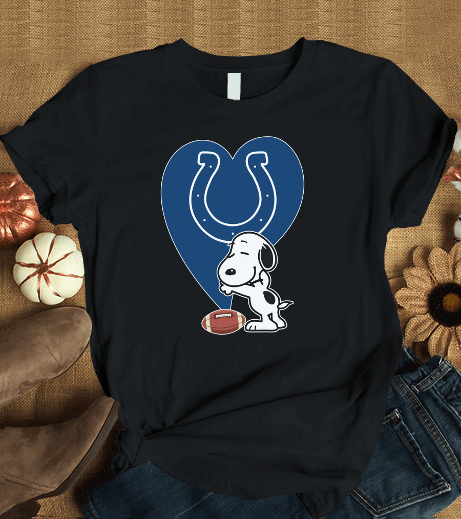 Indianapolis Colts Snoopy Football Heart Hug T-Shirt