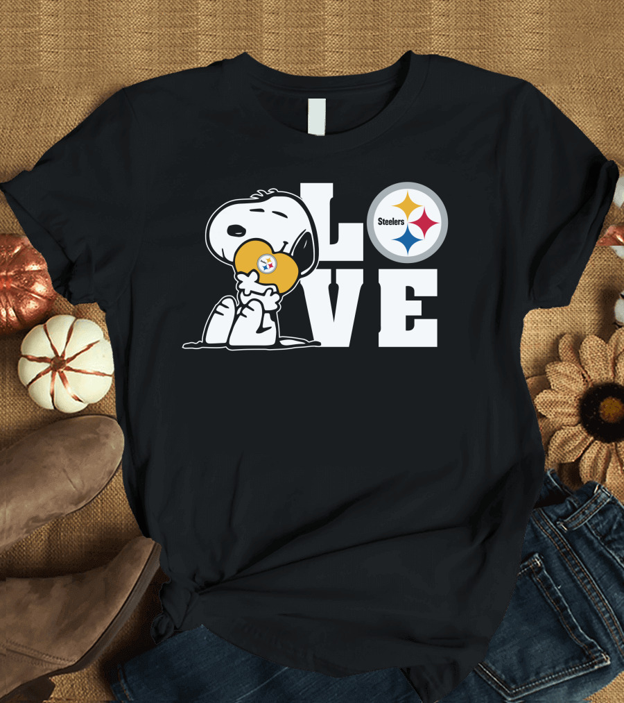 Snoopy Hugging Yellow Heart Steelers Love T-Shirt