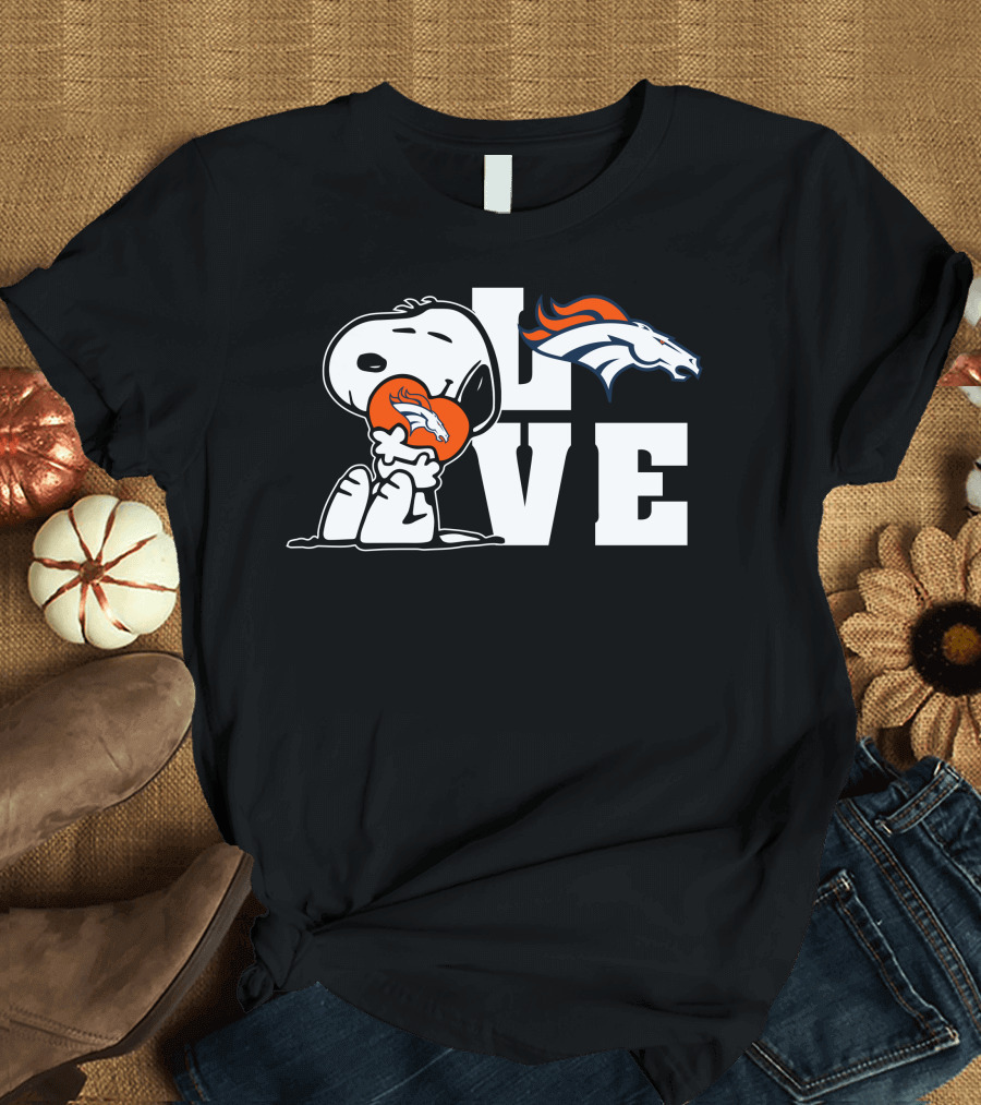Snoopy Love Denver Broncos Peanuts NFL Football T-Shirt