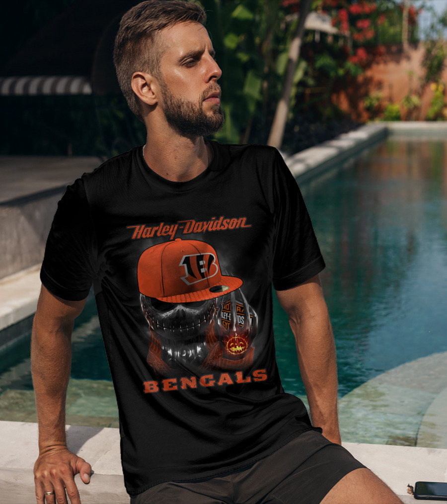 Harley Davidson Cincinnati Bengals Skull With Cap And Glove T-Shirt