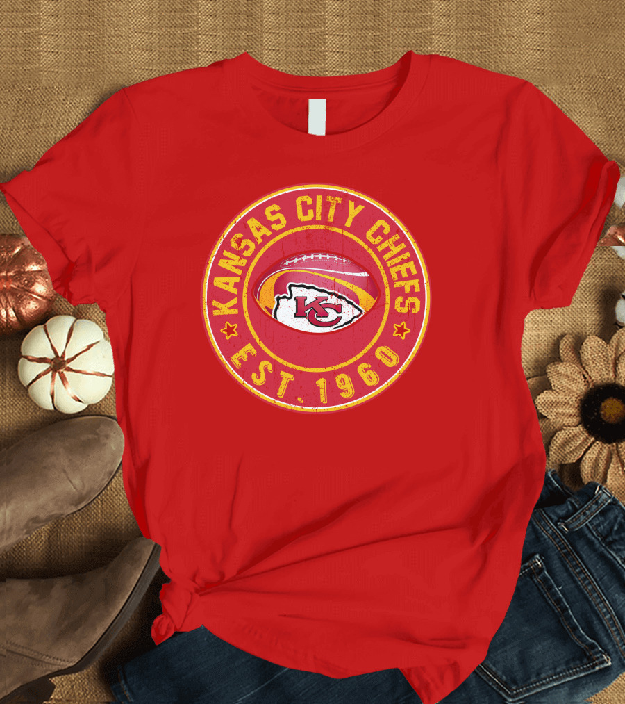 Kansas City Chiefs Est. 1960 Red Distressed Logo Vintage Football Badge T-Shirt