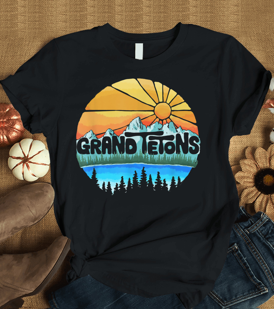 Grand Tetons National Park Sunset Mountains and Lake T-Shirt