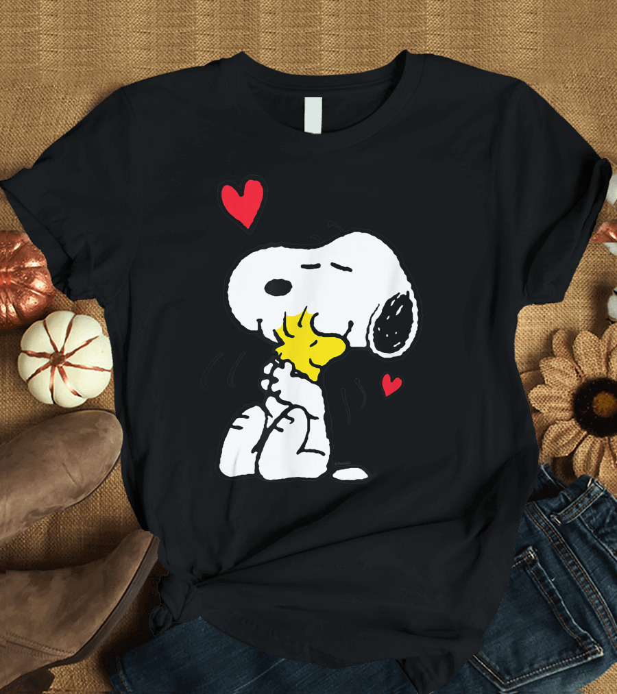 Peanuts Valentine Snoopy Lots Of Love Hugging Woodstock Hearts T-Shirt