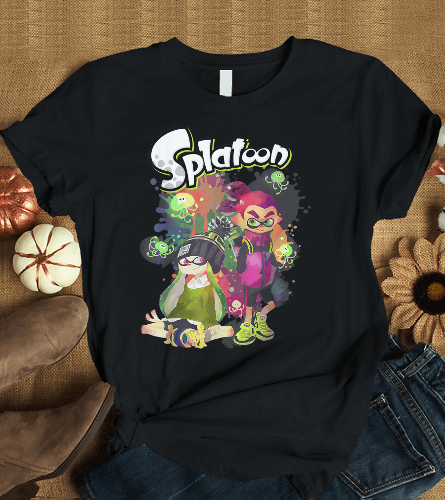 Splatoon Inkling Duo with Vibrant Paint Splatter and Squid Characters T-Shirt