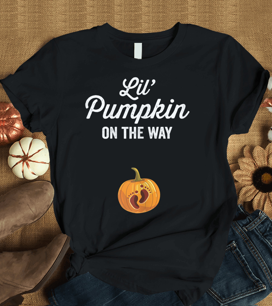 Lil Pumpkin On The Way Halloween Pregnancy Mom To Be T-Shirt