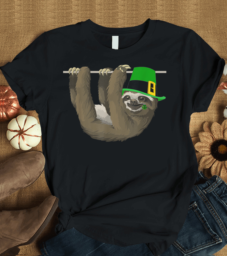 Cute Sloth Wearing Leprechaun Hat for St Patrick's Day Lovers T-Shirt