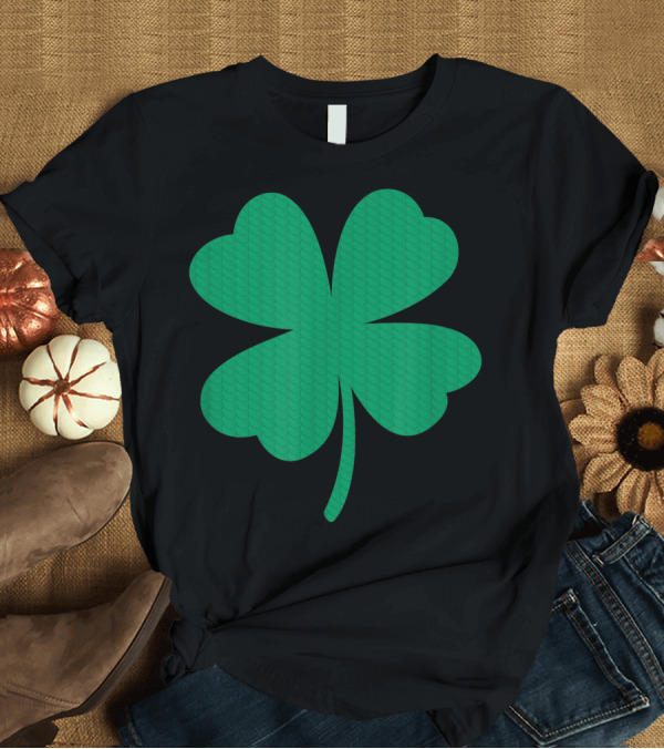 T-Shirt: Hybrid St. Patrick's Day Irish Clover Scale T-Shirt Hybrid St. Patrick's Day Irish Clover Scale T-Shirt