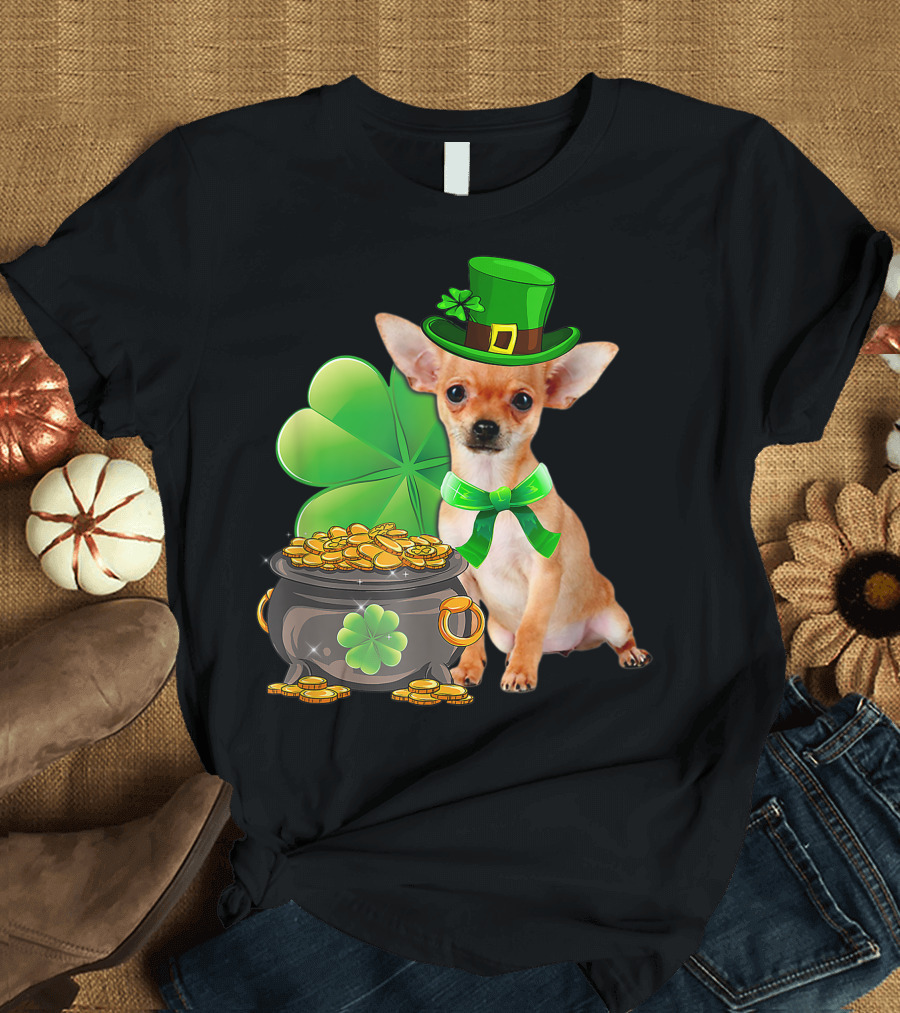 Chihuahua Dog Shamrock St Patricks Day Irish Pot of Gold T-Shirt