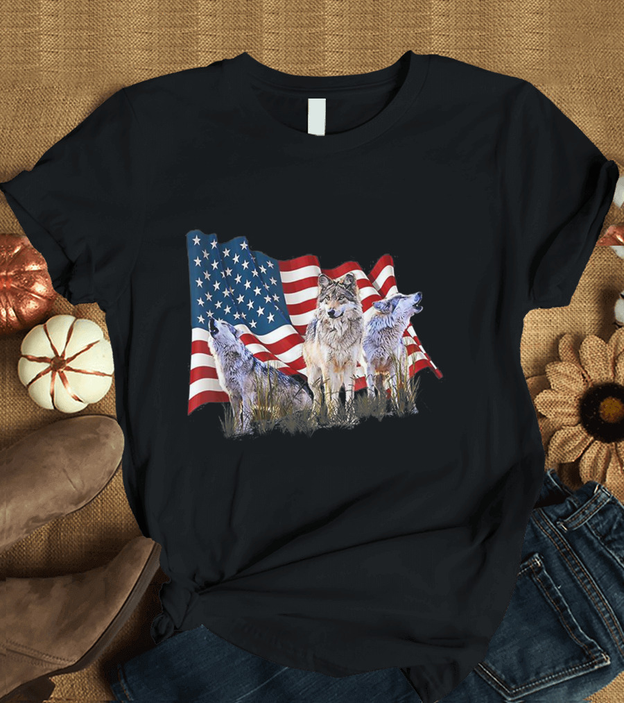 USA Wolf Vintage American Flag Wild Howling Trio T-Shirt