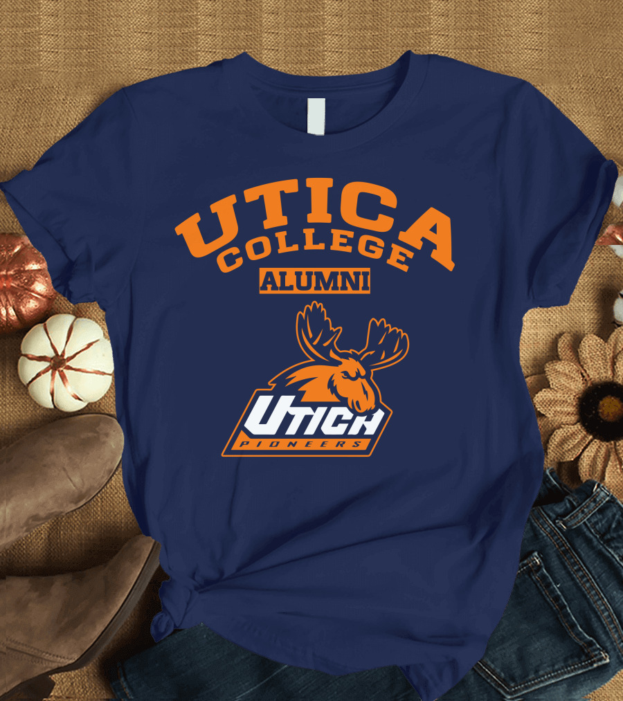UTICA COLLEGE ALUMNI UTICA PIONEERS MOOSE T-Shirt