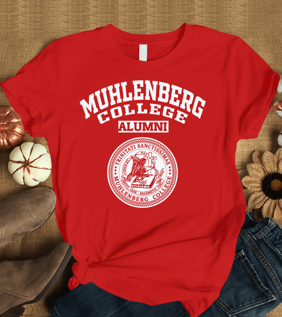 MUHLENBERG COLLEGE ALUMNI TRINITATI SANCTISSIMAE SEAL T-Shirt