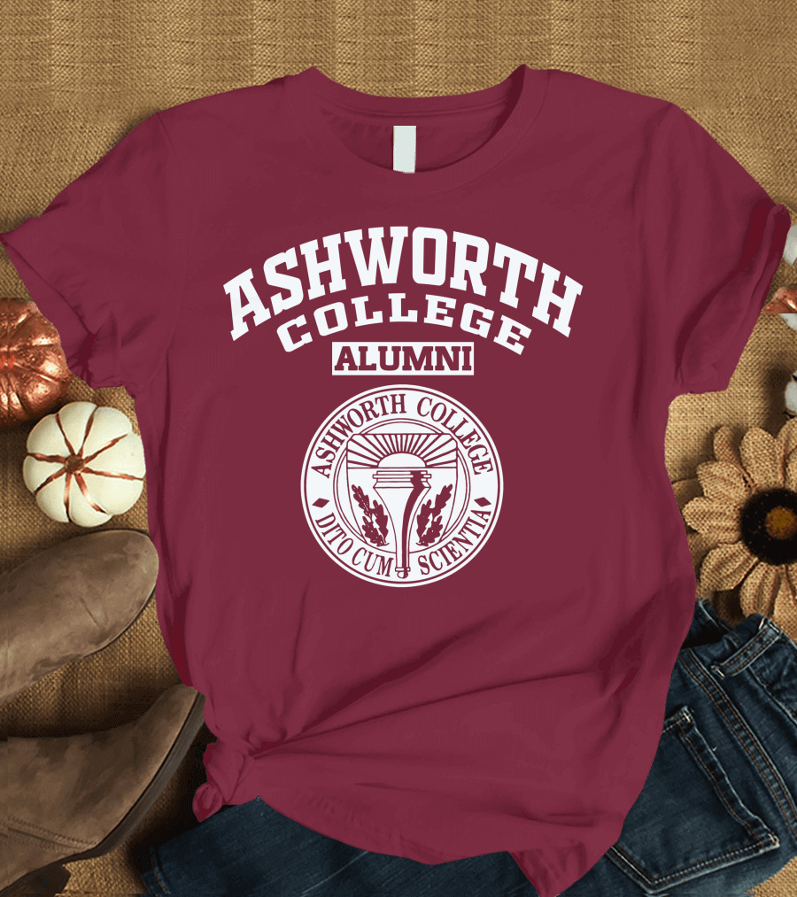 Ashworth College Alumni Dito Cum Scientia Seal T-Shirt
