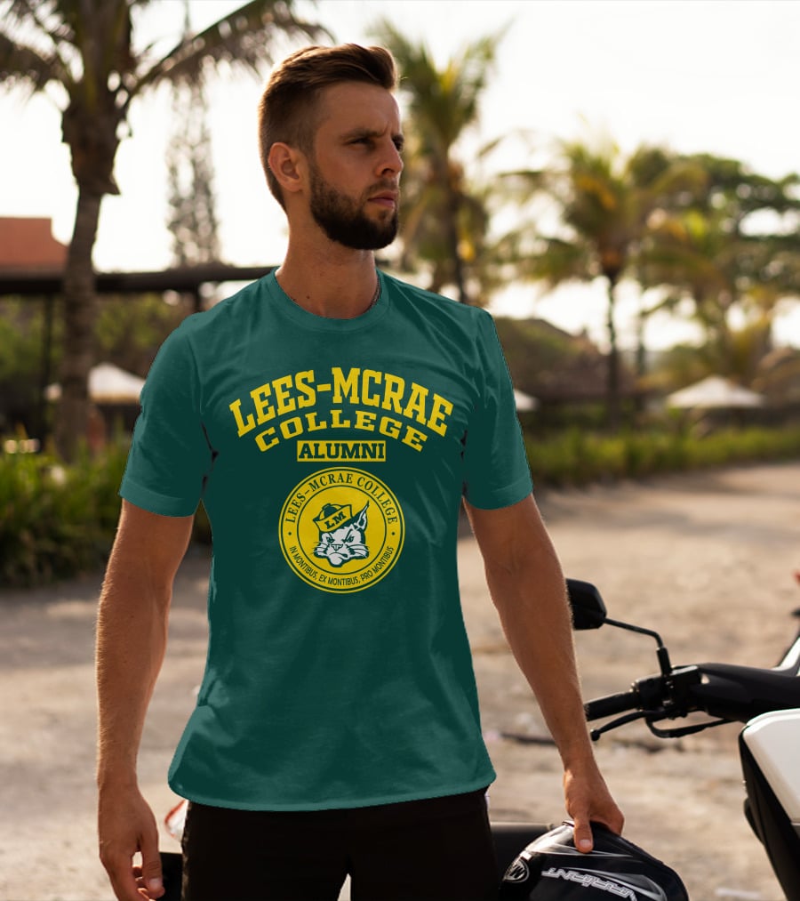 LEES-MCRAE COLLEGE ALUMNI LEES-MCRAE COLLEGE IN MONTIBUS EX MONTIBUS PRO MONTIBUS LM T-Shirt