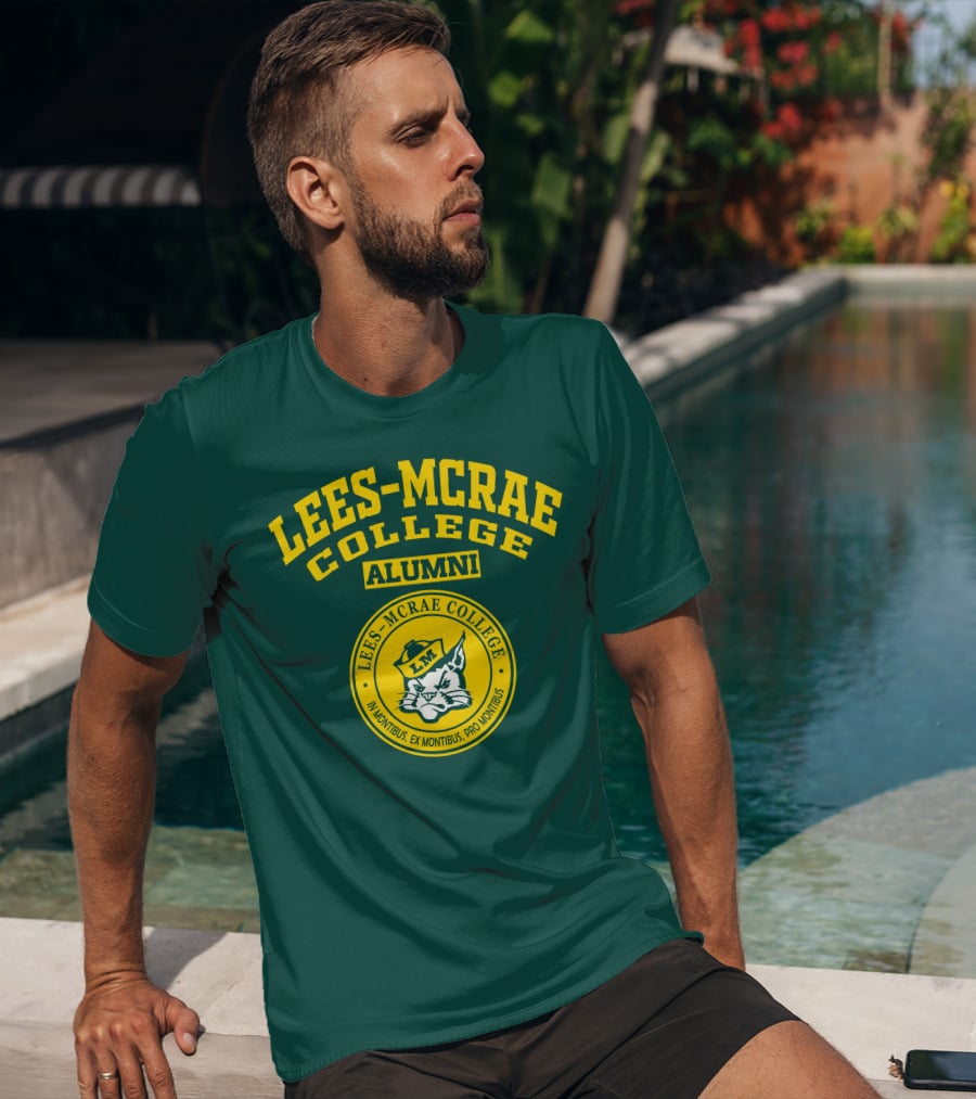 LEES-MCRAE COLLEGE ALUMNI LEES-MCRAE COLLEGE IN MONTIBUS EX MONTIBUS PRO MONTIBUS LM T-Shirt