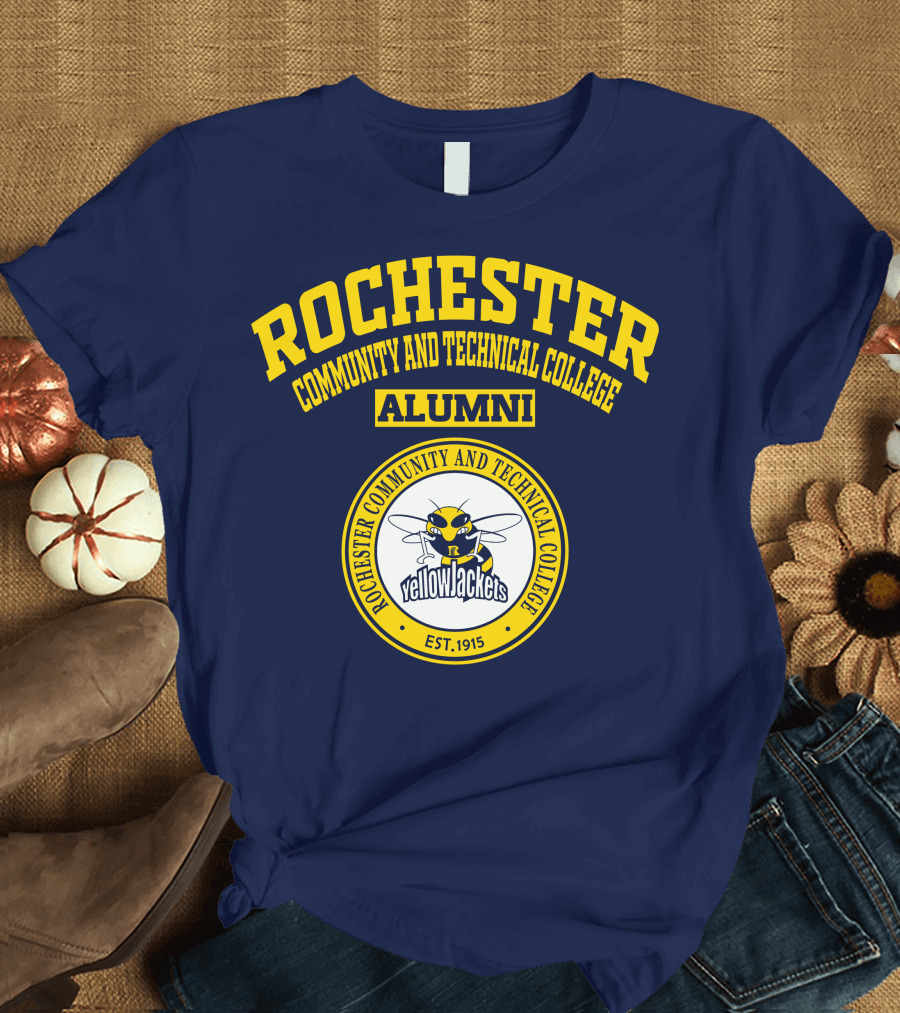 Rochester Community and Technical College Alumni YellowJackets Est. 1915 T-Shirt