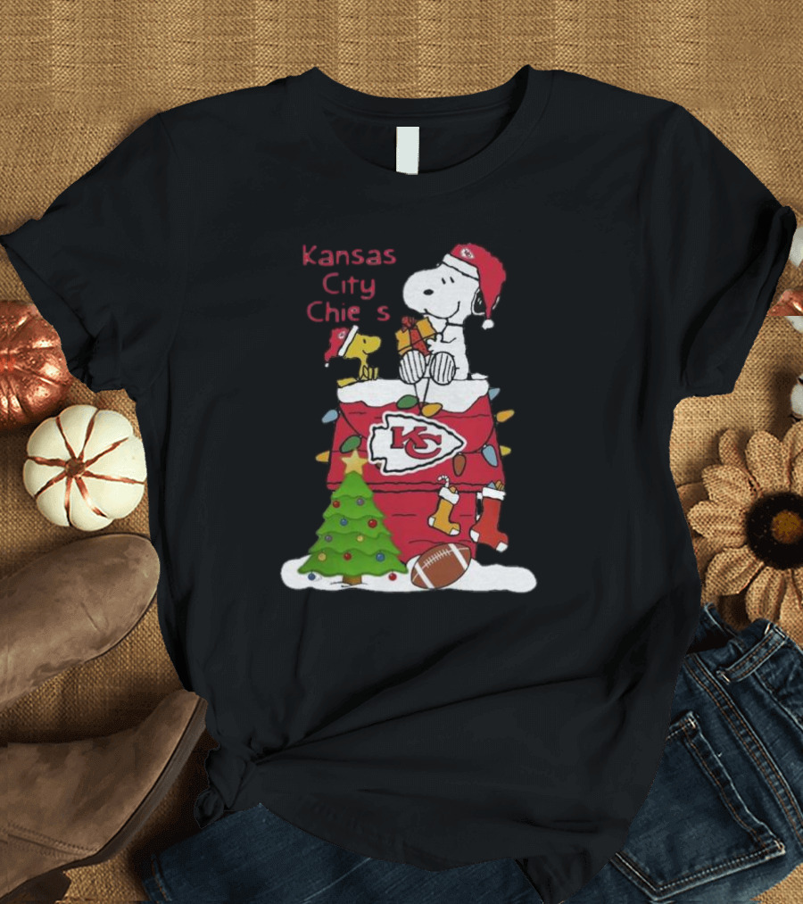 Kansas City Chiefs Christmas Snoopy and Woodstock Santa Scene T-Shirt