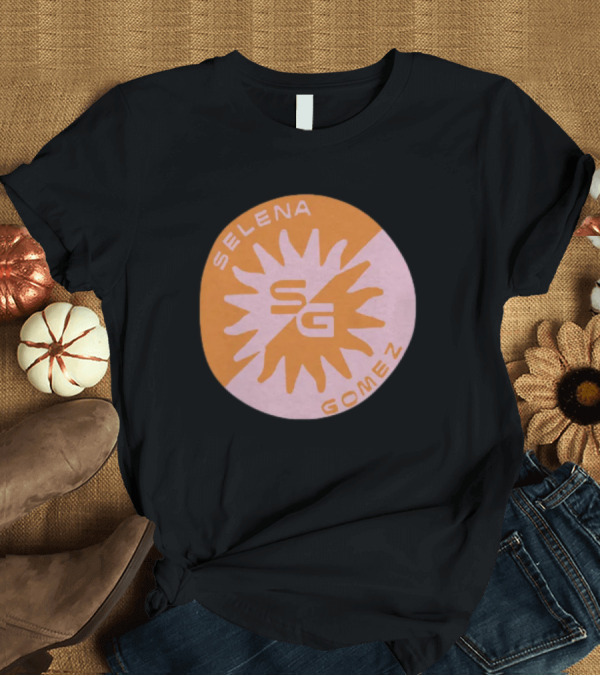 T-Shirt: Selena Gomez SG Sunset Logo Circle Orange Pink T-Shirt Selena Gomez SG Sunset Logo Circle Orange Pink T-Shirt