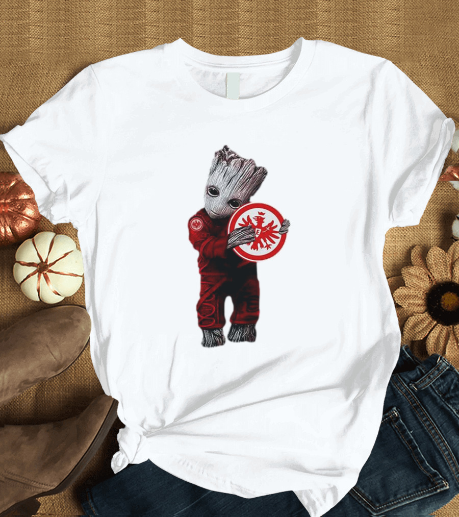 Baby Groot Hugging Eintracht Frankfurt Emblem T-Shirt