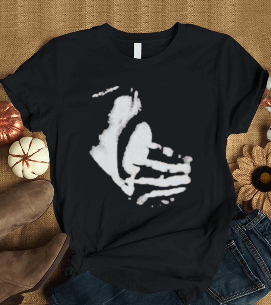 Portal Camila Brasil I Luv It Photo Optical Illusion Black and White Hand Face T-Shirt