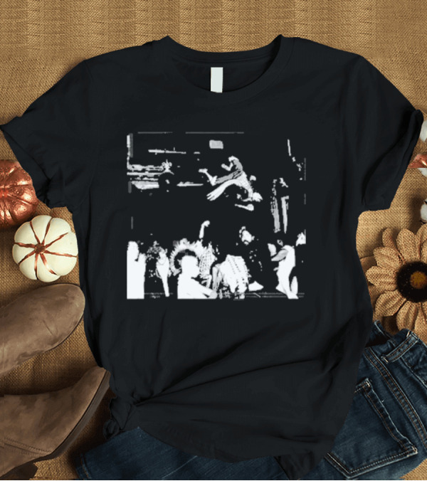 T-Shirt: Funny Ahh Tees Luffy X Die Lit Crowd Jumping Scene T-Shirt Funny Ahh Tees Luffy X Die Lit Crowd Jumping Scene T-Shirt