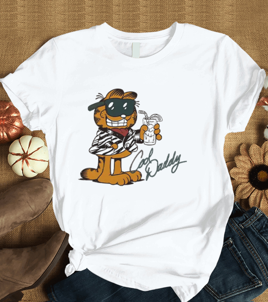 Garfield Cool Daddy Sunglasses Drink T-Shirt
