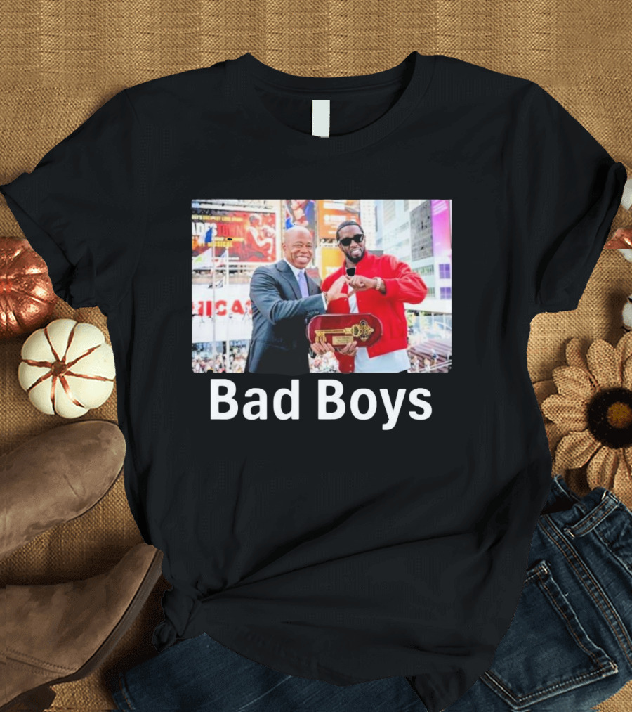 Bad Boys P Diddy and Eric Adams Key Exchange at Times Square Event T-Shirt