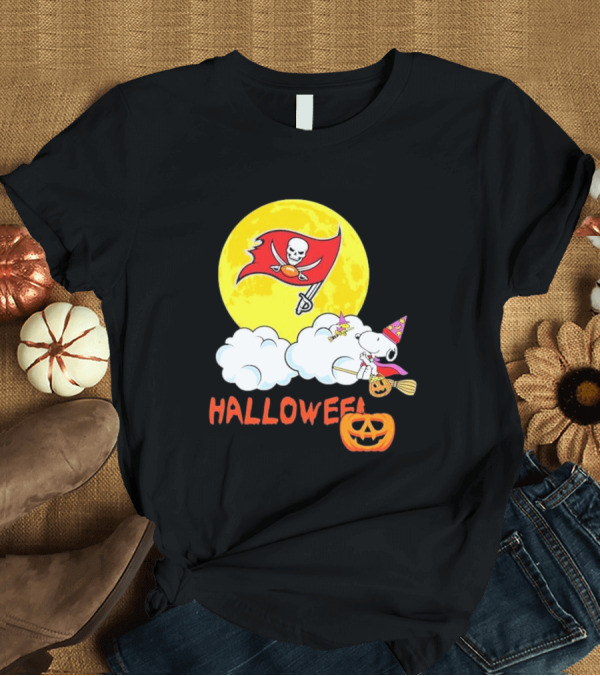 T-Shirt: Noopy Tampa Bay Buccaneers NFL Halloween Snoopy Flying Broomstick T-Shirt Noopy Tampa Bay Buccaneers NFL Halloween Snoopy Flying Broomstick T-Shirt