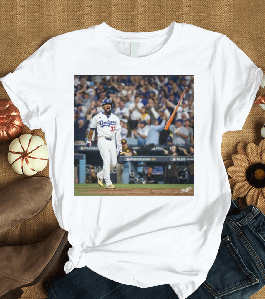Teoscar Hernandez Dodgers Bat Flipping Moment in Postseason T-Shirt