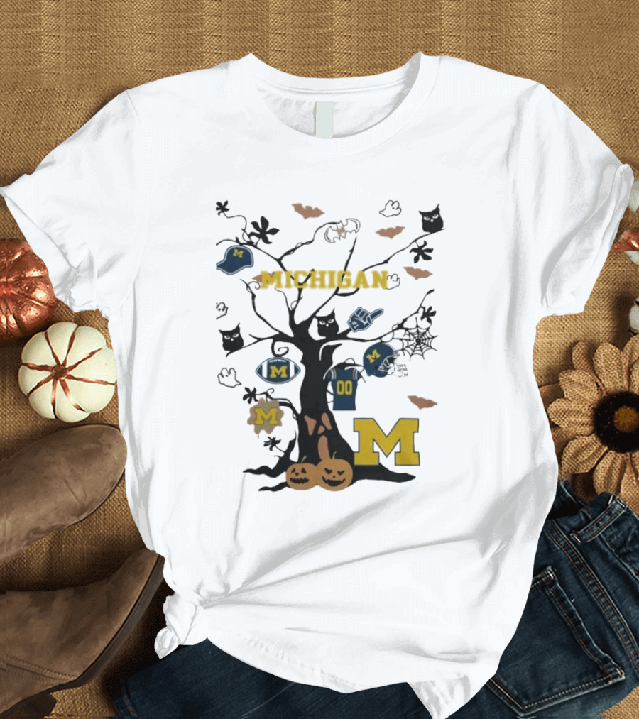 Michigan Wolverines 2024 Halloween Tree with Pumpkins and Bats T-Shirt