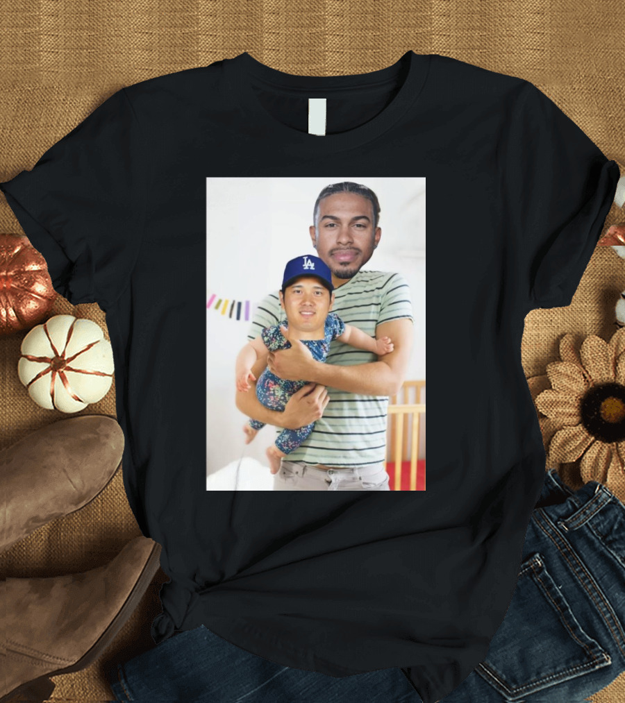 Francisco Lindor Holding Shohei Ohtani Baby Meme New York Mets Los Angeles Dodgers T-Shirt
