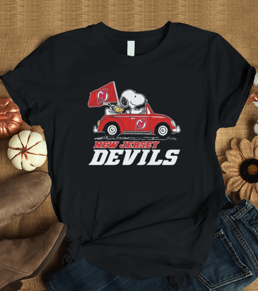Snoopy and Woodstock Driving Car with New Jersey Devils Flag T-Shirt